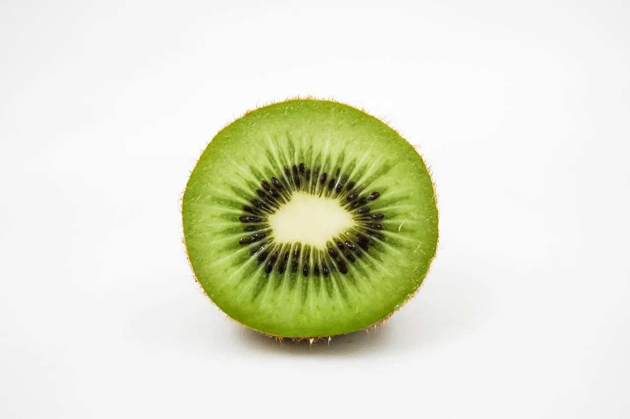 Jedzenie kiwi - skutki uboczne. Ile można jeść kiwi dziennie ...