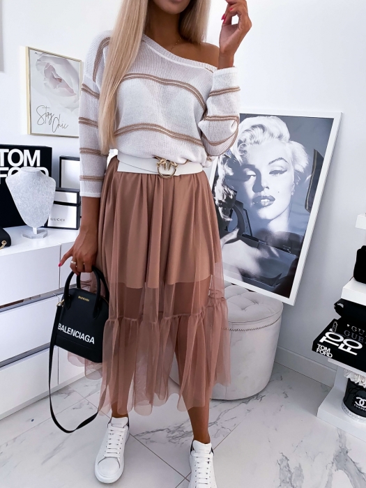Jaka bluzka do spódnicy? Poradnik – blog Cama Shopping