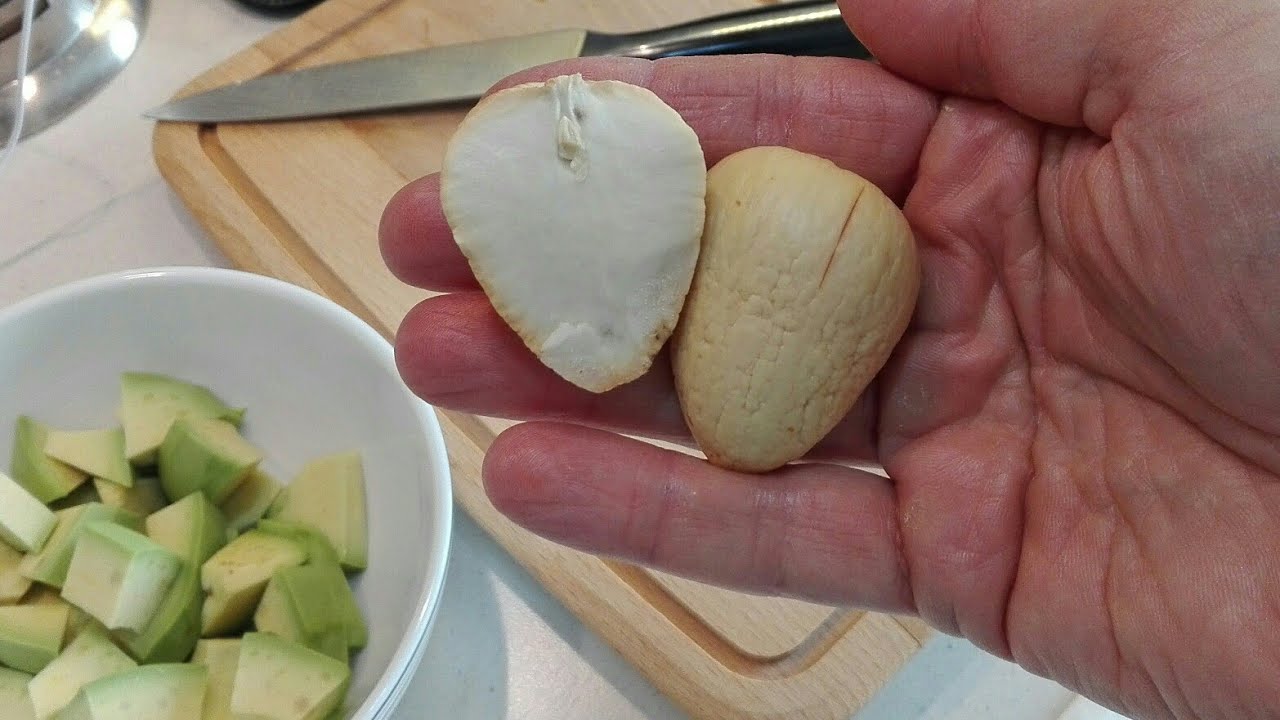 Dried and ground avocado seeds and how to use it?